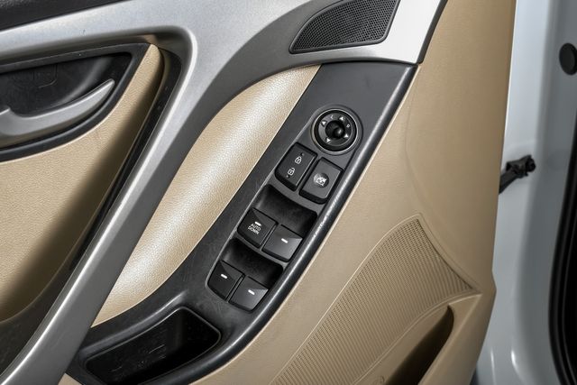 2015 Hyundai ELANTRA SE OneOwner PearlWhite | Dallas, TX | Stevens Motor Company LLC