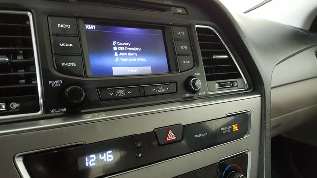 2015 Hyundai SONATA SE | Carrollton, TX | Legend Motorcars of Carrollton