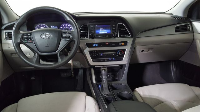 2015 Hyundai SONATA SE | Carrollton, TX | Legend Motorcars of Carrollton