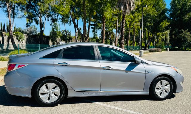 2015 Hyundai SONATA Hybrid Base