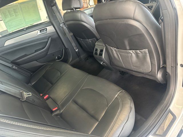 2015 Hyundai SONATA Sport 2.0T | Rome, GA | Knight's Car Store 2015 Hyundai SONATA Sport 2.0T | Rome, GA | Knight's Car Store