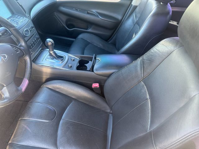 2015 INFINITI Q40 Base