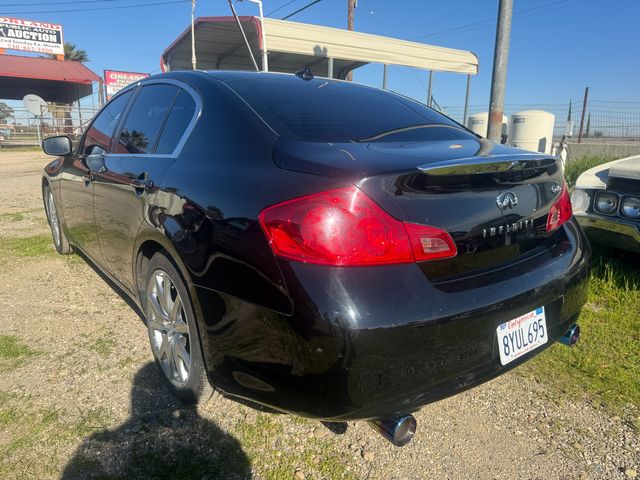 2015 INFINITI Q40 Base