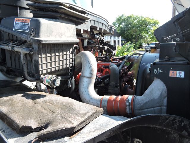 2015 International 4300 Non-CDL Box Truck