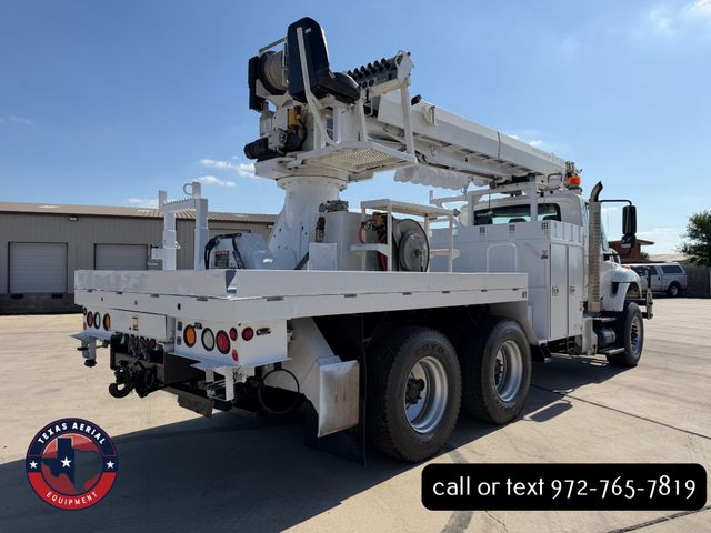 2015 International 7400 Digger Derrick