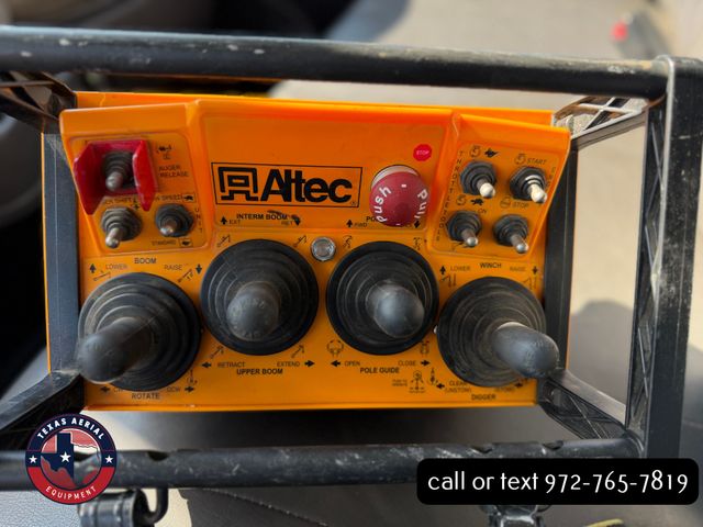 2015 International 7400 Digger Derrick