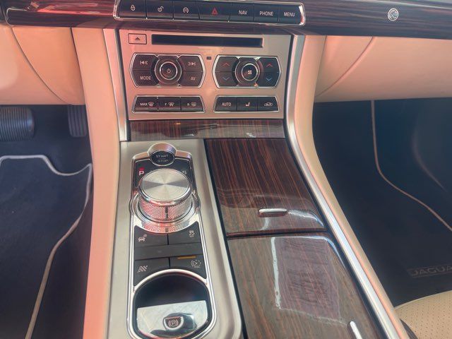 2015 Jaguar XF 3.0 Portfolio