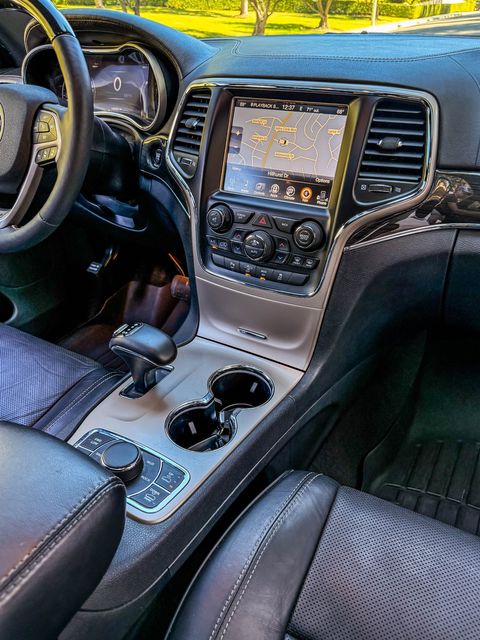 2015 Jeep Grand Cherokee Overland 4WD - Diesel | Agoura Hills, CA | SoCal Auto Group 2015 Jeep Grand Cherokee Overland 4WD - Diesel | Agoura Hills, CA | SoCal Auto Group