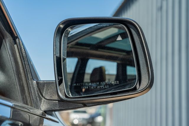 2015 Jeep Grand Cherokee Summit 4X4 / 5.7L HEMI V8 / LUXURY / LOADED | Austin, TX | Rocky Mountain Truck Stop Austin