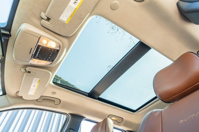 2015 Jeep Grand Cherokee Summit 4X4 / 5.7L HEMI V8 / LUXURY / LOADED | Austin, TX | Rocky Mountain Truck Stop Austin