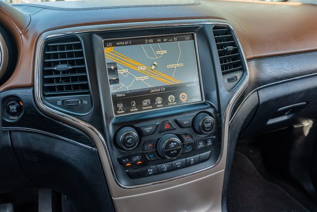 2015 Jeep Grand Cherokee Summit 4X4 / 5.7L HEMI V8 / LUXURY / LOADED | Austin, TX | Rocky Mountain Truck Stop Austin