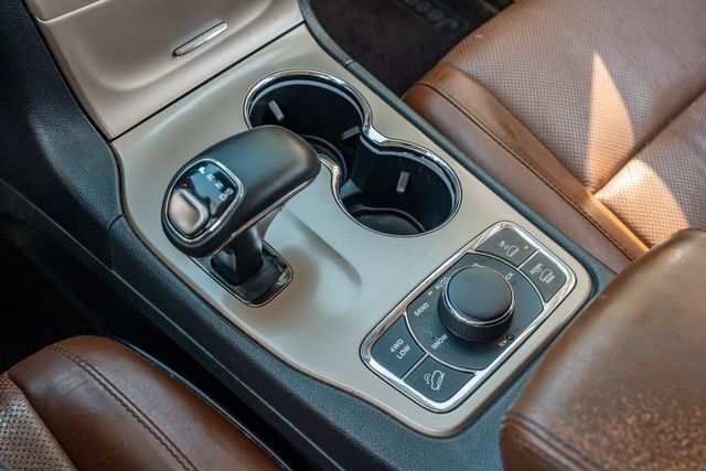 2015 Jeep Grand Cherokee Summit 4X4 / 5.7L HEMI V8 / LUXURY / LOADED | Austin, TX | Rocky Mountain Truck Stop Austin