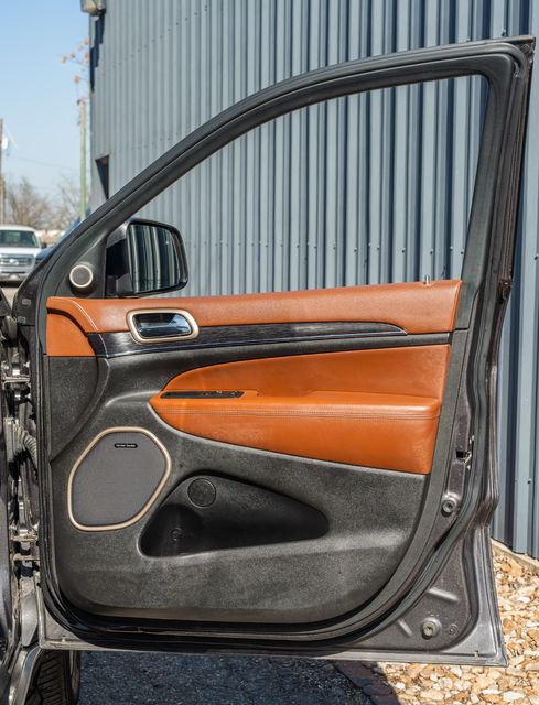 2015 Jeep Grand Cherokee Summit 4X4 / 5.7L HEMI V8 / LUXURY / LOADED | Austin, TX | Rocky Mountain Truck Stop Austin