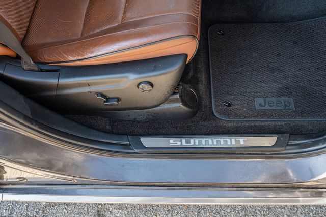 2015 Jeep Grand Cherokee Summit 4X4 / 5.7L HEMI V8 / LUXURY / LOADED | Austin, TX | Rocky Mountain Truck Stop Austin