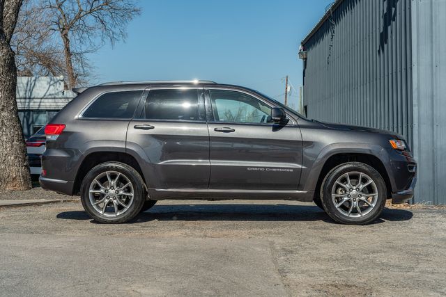 2015 Jeep Grand Cherokee Summit 4X4 / 5.7L HEMI V8 / LUXURY / LOADED | Dallas, TX | Rocky Mountain Truck Stop Dallas 2015 Jeep Grand Cherokee Summit 4X4 / 5.7L HEMI V8 / LUXURY / LOADED | Dallas, TX | Rocky Mountain Truck Stop Dallas