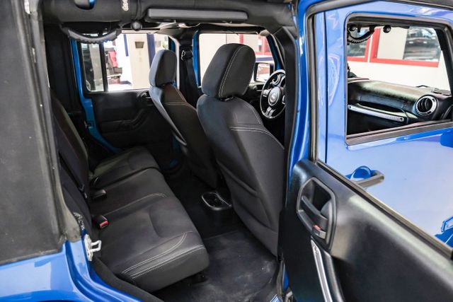 2015 Jeep Wrangler Unlimited Unlimited Sahara | Addison, TX | Mr Car Guys