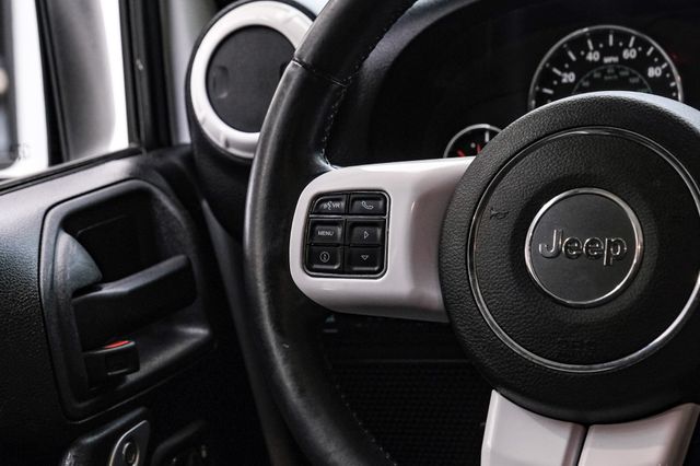 2015 Jeep Wrangler Unlimited Rubicon 4X4, AUTO, LIFTED, HARDTOP, 26K | Carrollton, TX | Texas Vehicle Exchange 2015 Jeep Wrangler Unlimited Rubicon 4X4, AUTO, LIFTED, HARDTOP, 26K | Carrollton, TX | Texas Vehicle Exchange