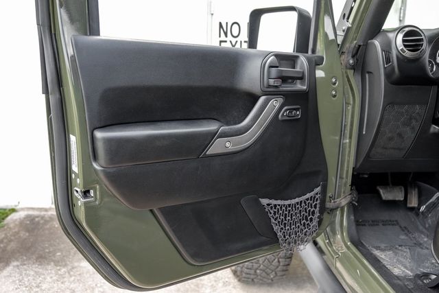 2015 Jeep Wrangler Unlimited Sport Connectivity Group Freedom Top 3PC Hardtop 2015 Jeep Wrangler Unlimited Sport Connectivity Group Freedom Top 3PC Hardtop