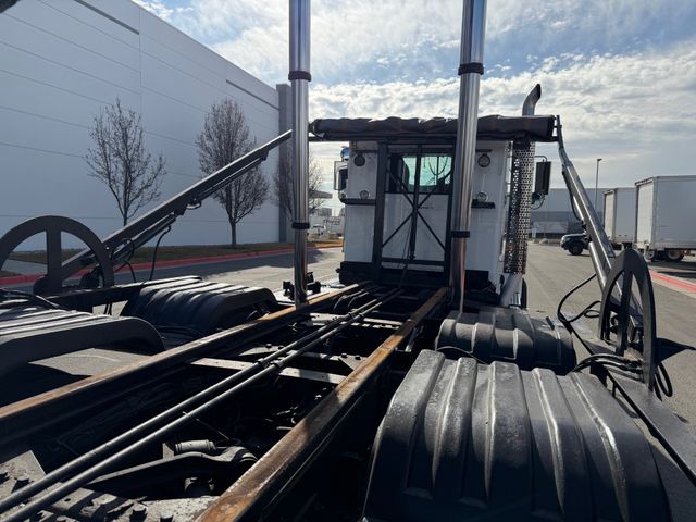 2015 Kenworth T800 Roll Off Truck