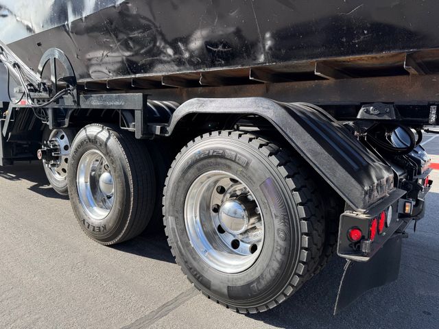 2015 Kenworth T800 Roll Off Truck