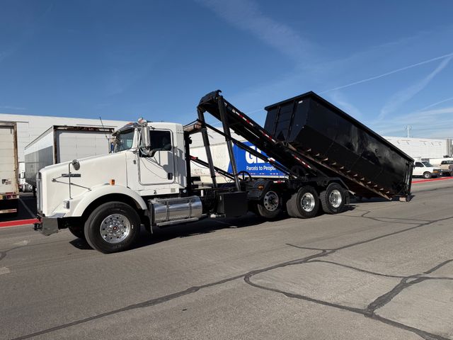 2015 Kenworth T800 Roll Off Truck