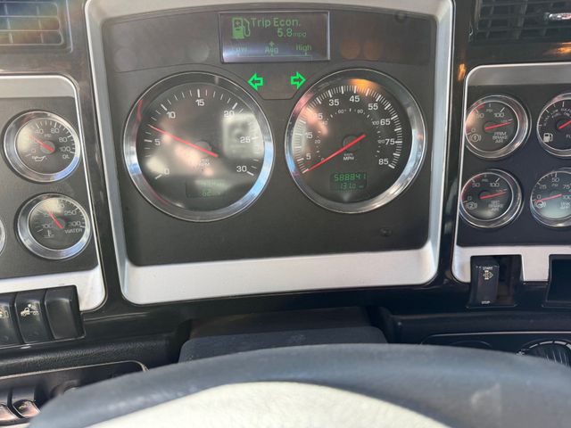 2015 Kenworth T800 Roll Off Truck