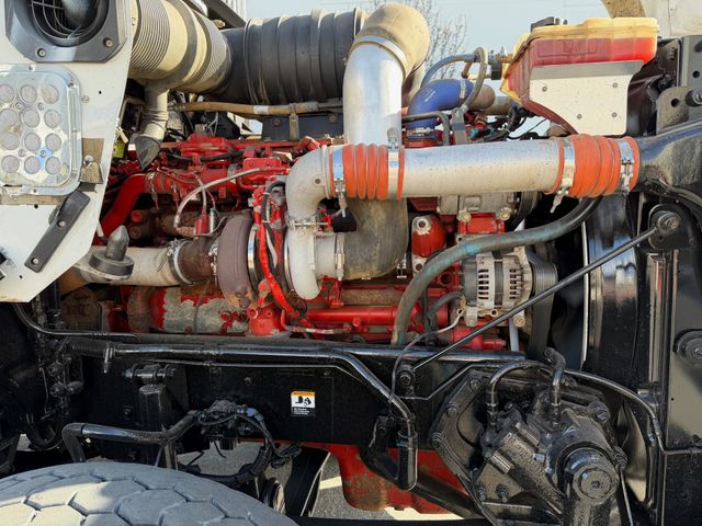 2015 Kenworth T800 Roll Off Truck