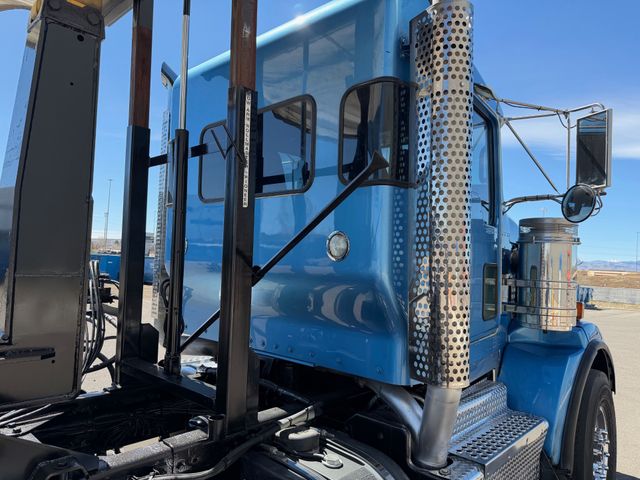 2015 Kenworth T800 Hooklift Truck 