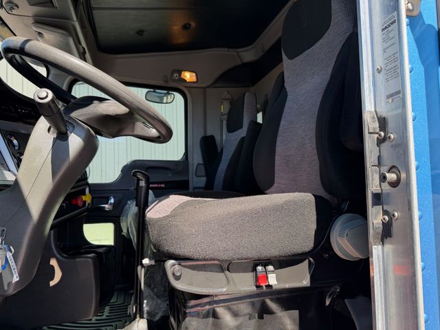 2015 Kenworth T800 Hooklift Truck 