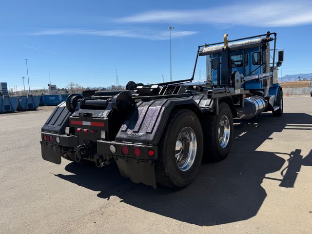 2015 Kenworth T800 Hooklift Truck 