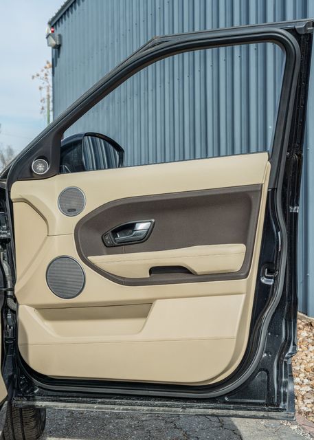 2015 Land Rover Range Rover Evoque Pure AWD / LOADED / LOW MILES VERY WELL MAINTAINED | Austin, TX | Rocky Mountain Truck Stop Austin