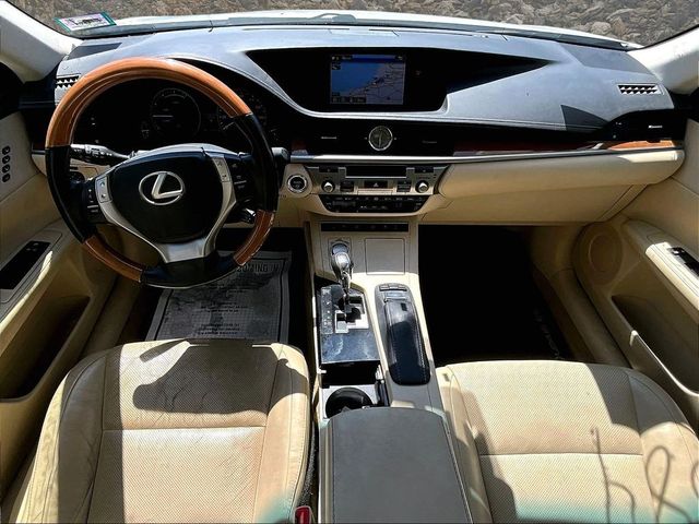 2015 Lexus ES 300h