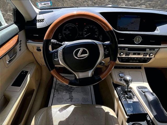 2015 Lexus ES 300h