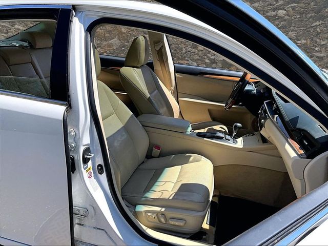2015 Lexus ES 300h