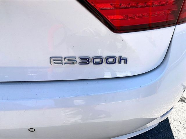 2015 Lexus ES 300h