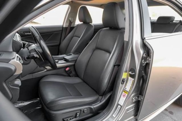 2015 Lexus IS 250 Premium Pk Nav Moonroof Heated/Cooled Seats HD BT 2015 Lexus IS 250 Premium Pk Nav Moonroof Heated/Cooled Seats HD BT