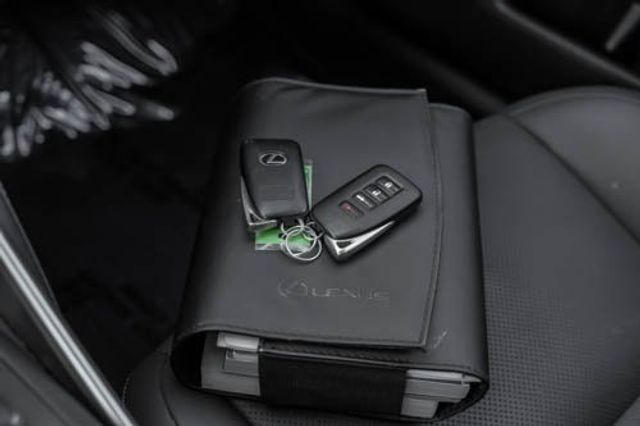 2015 Lexus IS 250 Premium Pk Nav Moonroof Heated/Cooled Seats HD BT 2015 Lexus IS 250 Premium Pk Nav Moonroof Heated/Cooled Seats HD BT