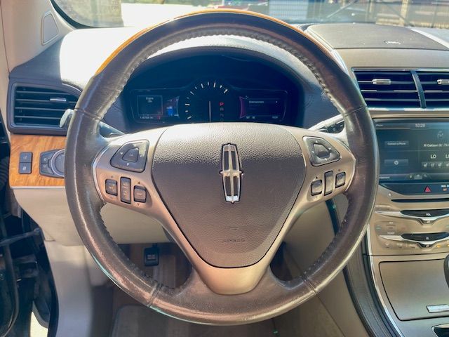 2015 Lincoln MKX Base