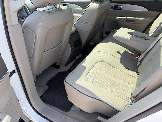 2015 Lincoln MKX Base