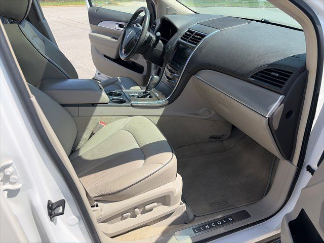 2015 Lincoln MKX Base