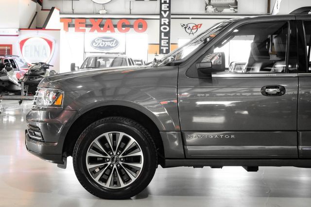 2015 Lincoln Navigator  | New York, NY | Spincar Demo Account