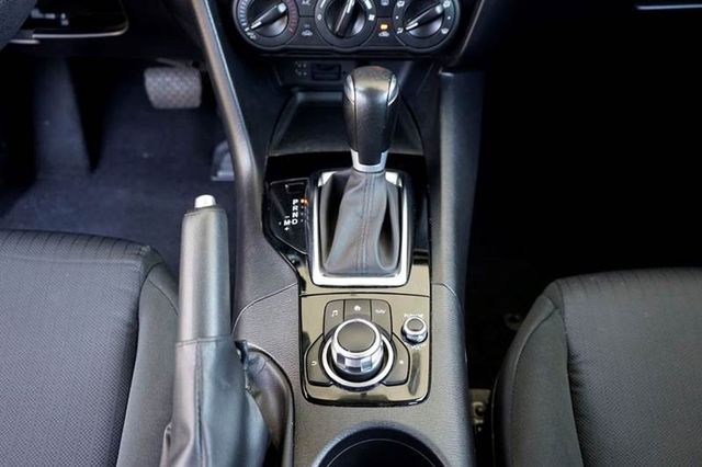 2015 Mazda Mazda3 i Sport