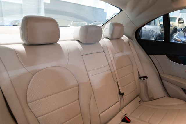 2015 Mercedes-Benz C-300  Luxury
