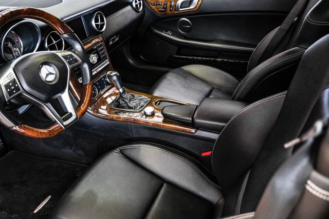 2015 Mercedes-Benz SLK 250 | Addison, TX | Mr Car Guys 2015 Mercedes-Benz SLK 250 | Addison, TX | Mr Car Guys