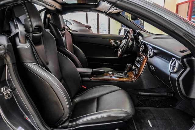 2015 Mercedes-Benz SLK 250 | Addison, TX | Mr Car Guys 2015 Mercedes-Benz SLK 250 | Addison, TX | Mr Car Guys