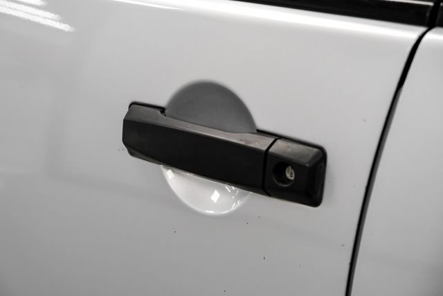 2015 Nissan Titan SV 2-Owners PerfectCarfax ValuePkg Nav | Dallas, TX | Stevens Motor Company LLC