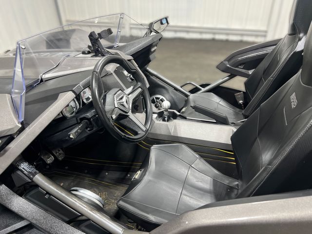 2015 Polaris SLINGSHOT 2015 Polaris SLINGSHOT