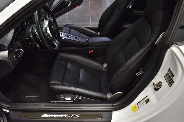 2015 Porsche 911 Carrera GTS