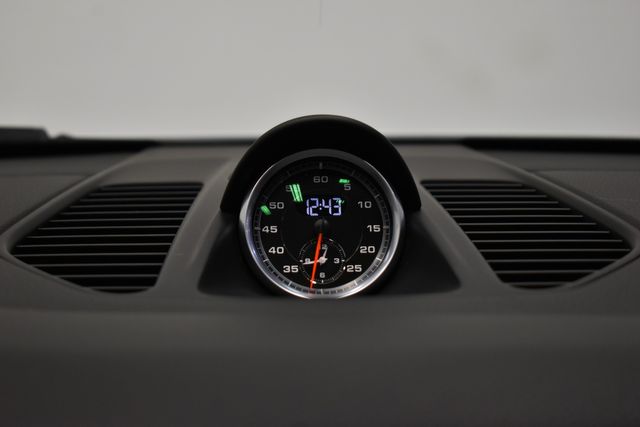 2015 Porsche 911 Carrera 4 GTS