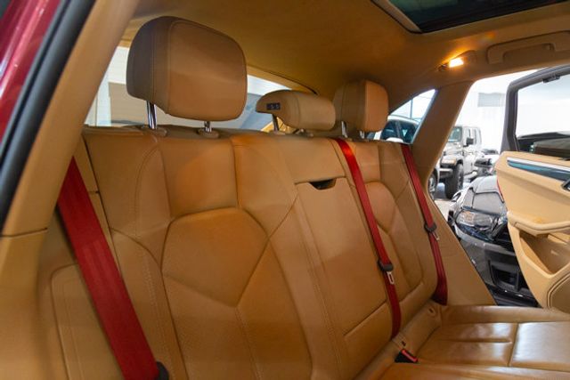 2015 Porsche  Macan S 